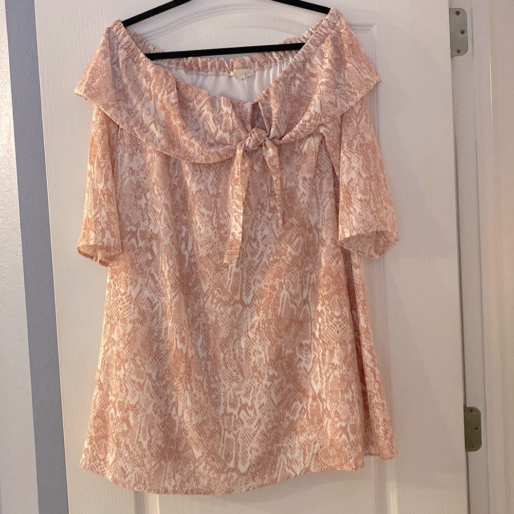 Entro dress. Size L. Lined. Snakeskin print. Excellent condition.